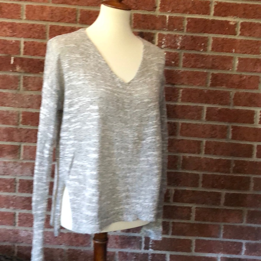 Hollister fine gauge V-neck slubknit